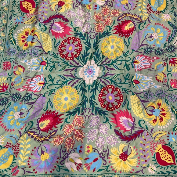 Satin scarf - Picture 4 of 4